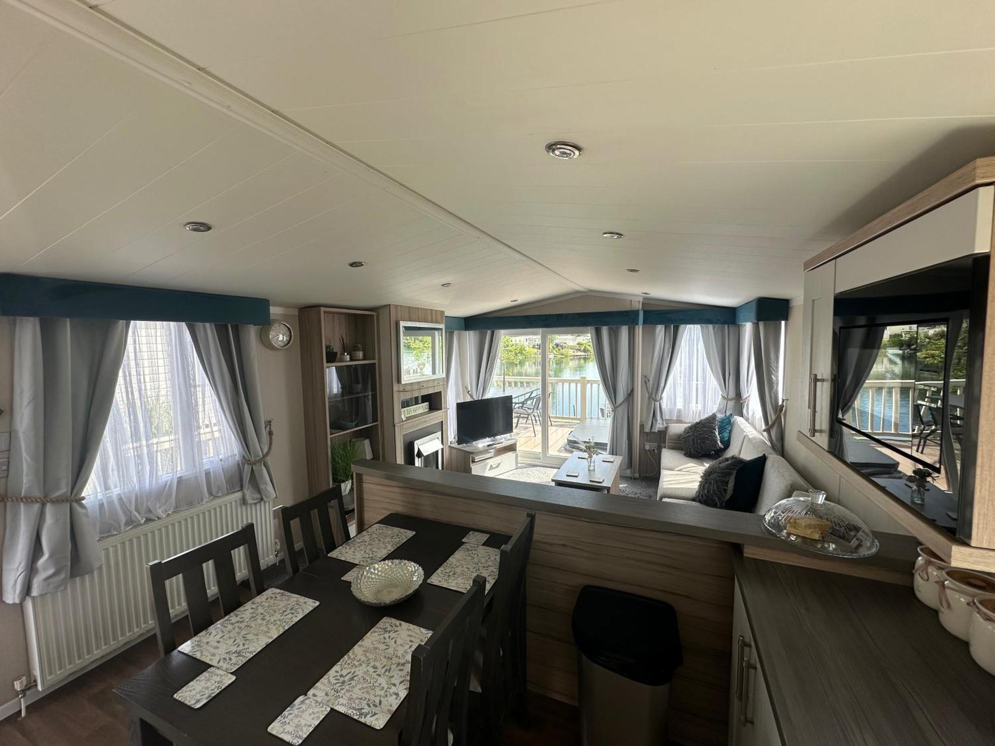 Lakeside Retreat 3 With Hot Tub, Private Fishing Peg Situated At Tattershall Lakes Country Park Ngoại thất bức ảnh
